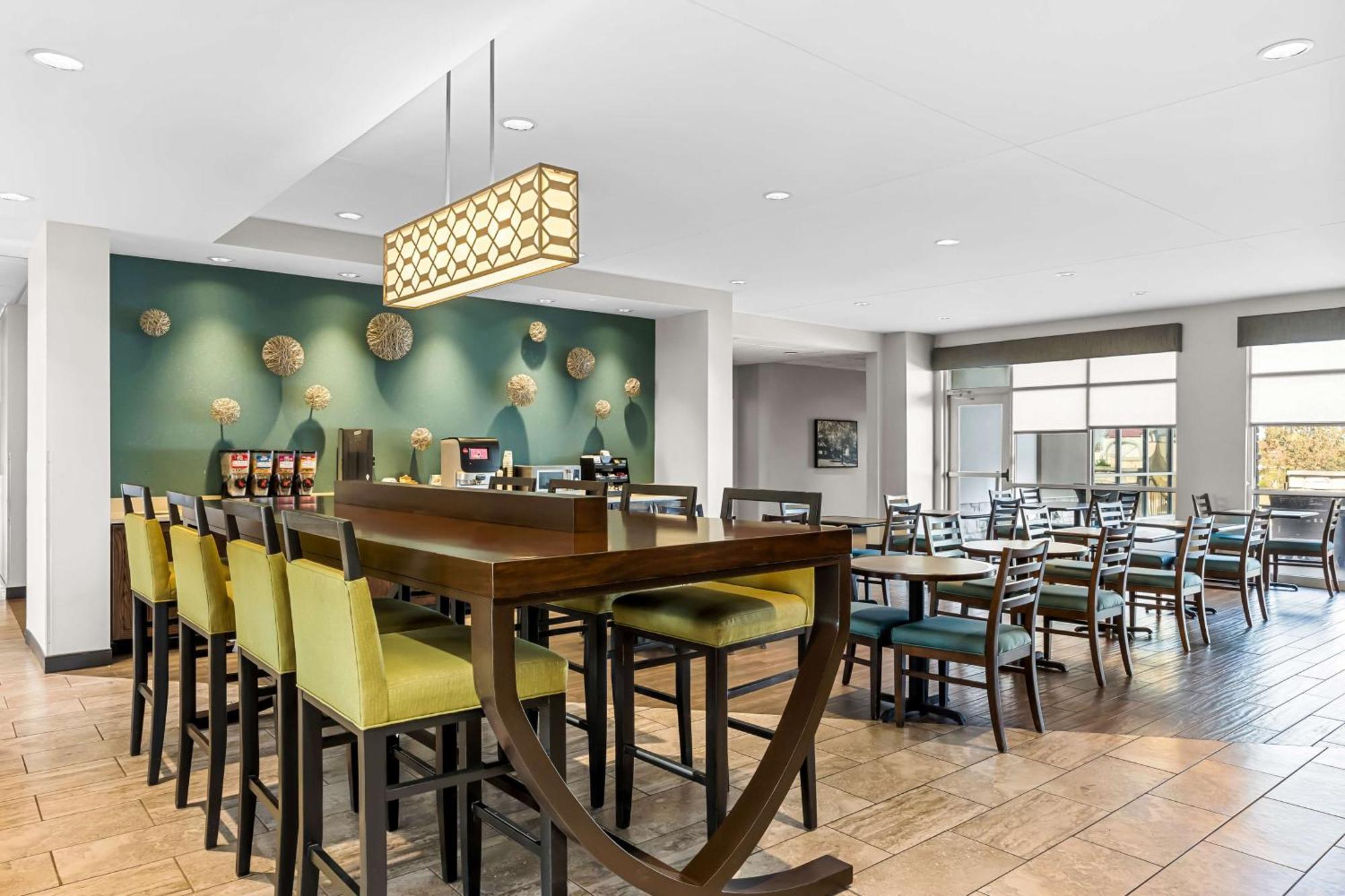 Best Western Plus Bolivar Hotel & Suites Экстерьер фото